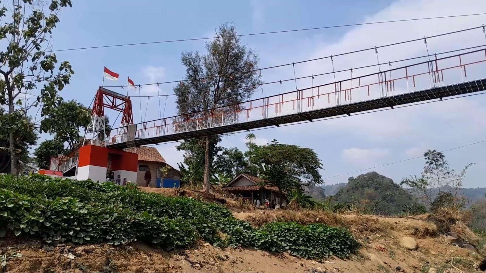 Jembatan Perintis Garuda Dibangun TNI dan Warga, Akses Wado Kini Makin Terbuka