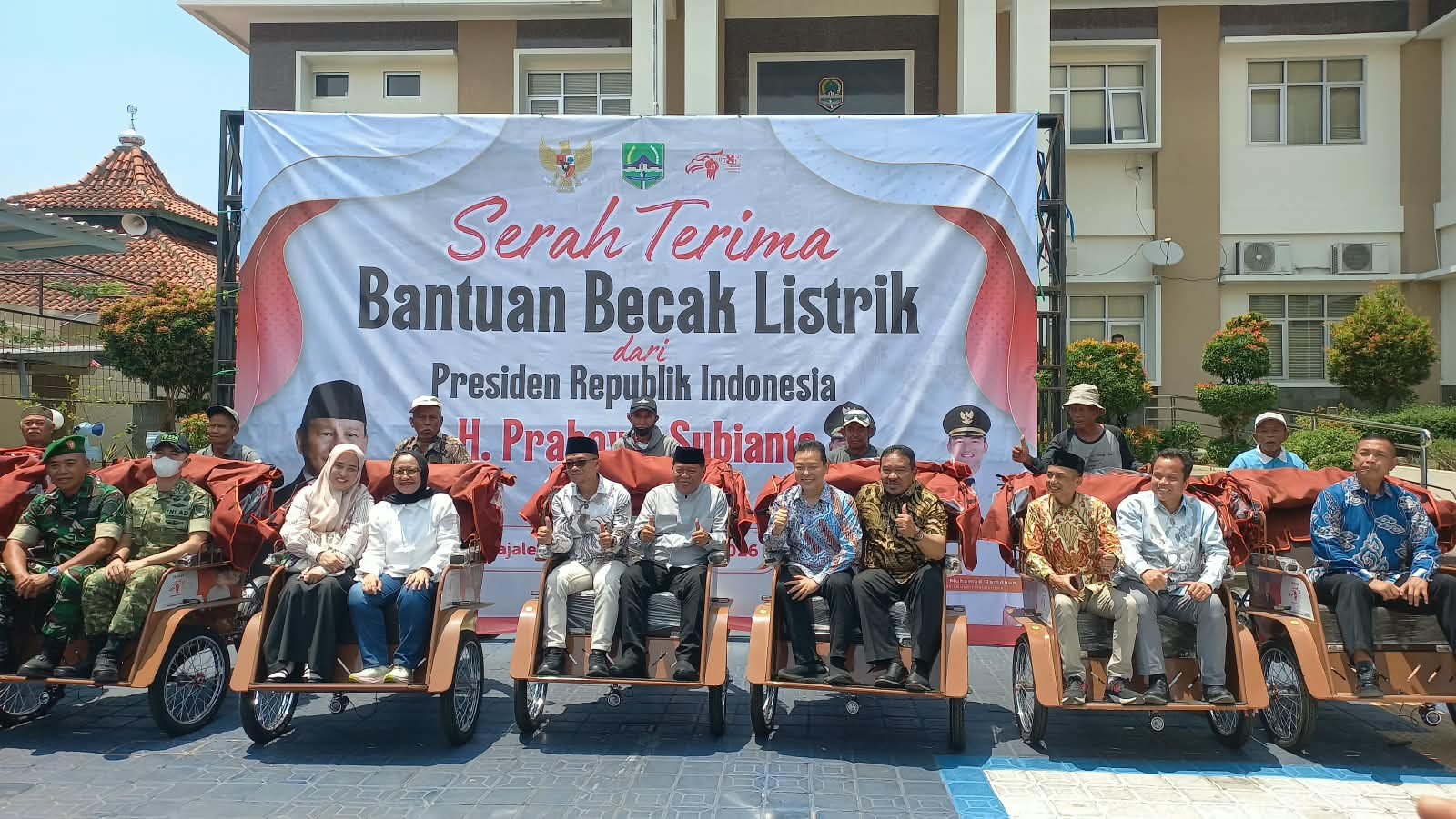 300 Becak Listrik Bantuan Presiden Prabowo Diserahkan di Majalengka, Bantu Ringankan Beban Pengayuh Lansia